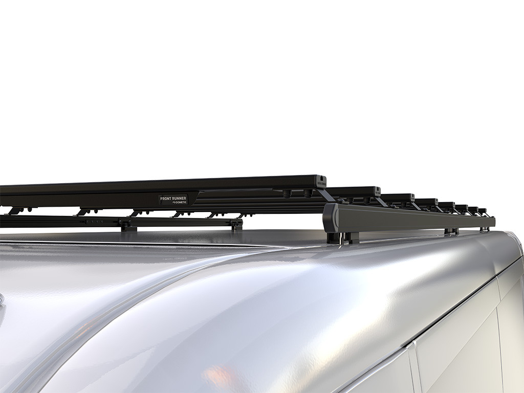RAM Pro Master 1500 (118 tuumaa WB/Low Roof) (2014-nykyinen) Slimpro Van Rack Kit - Front Runner 3