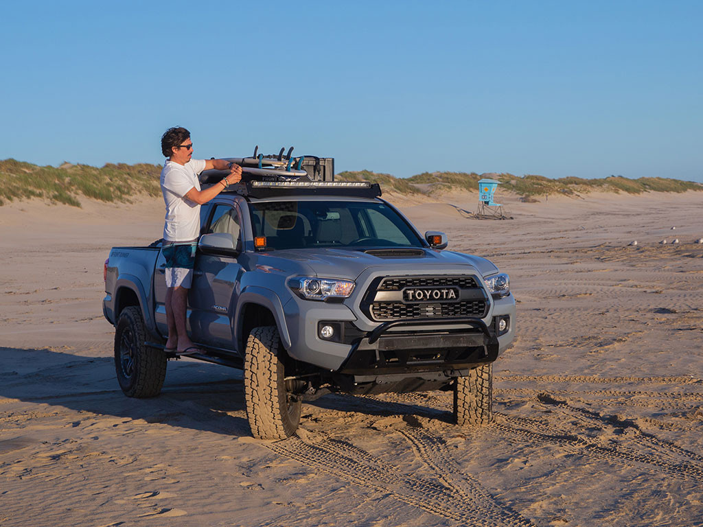 Toyota Tacoma (2005-nykyinen) Slimsport Roof Rack Kit / Lightbar valmis - Front Runner 5