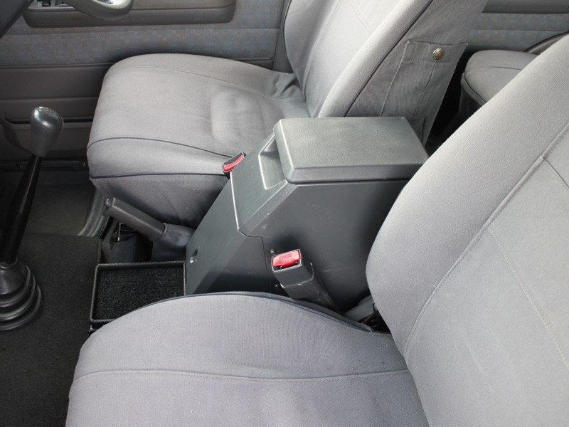 Toyota Land Cruiser 76 Console Under Safe - Front Runner 5