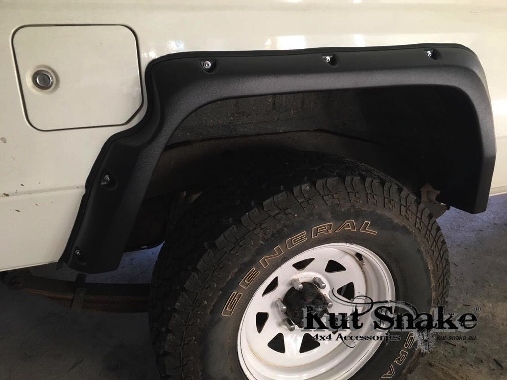Lokasuojan levike, Toyota Land Cruiser 75-series 4