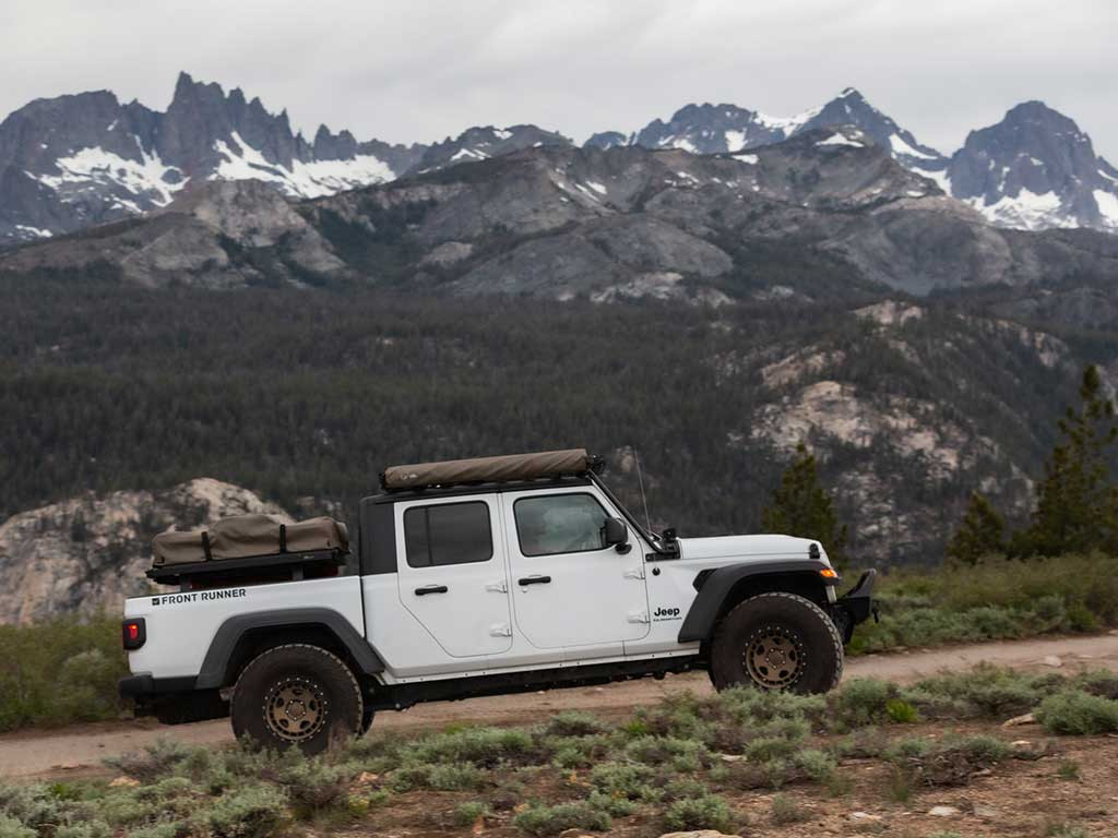 Jeep Gladiator JT (2019-nykyinen) Slimline II -kuormatelinesarja - Front Runner 7