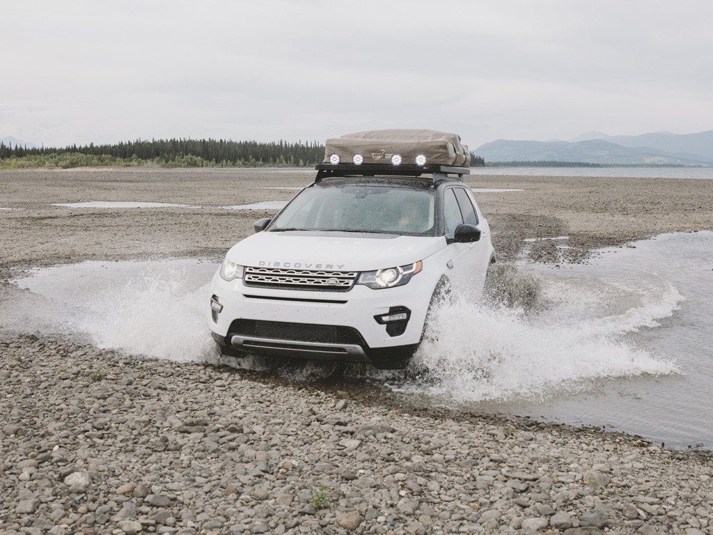 Land Rover Discovery Sport Slimline II kattotelinesarja - Front Runnerilta 7