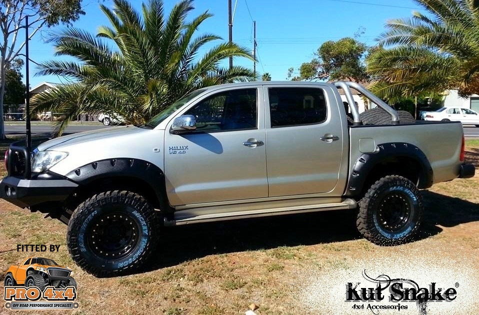 Lokasuojan levike, Toyota Hilux Vigo12-15 MONSTER 5
