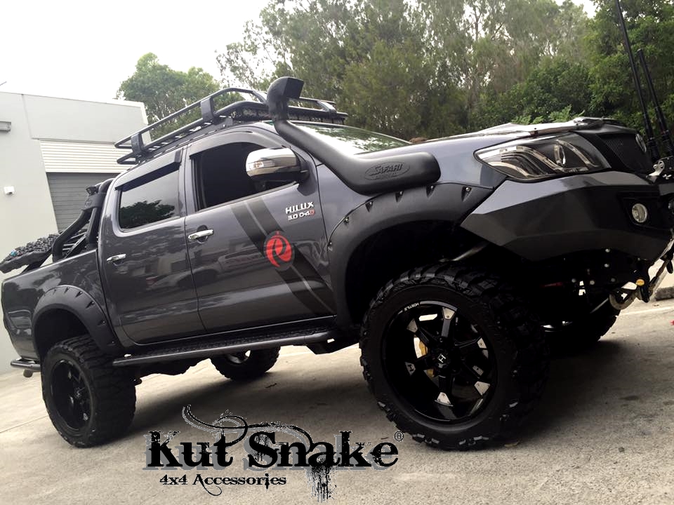 Lokasuojan levike, Toyota Hilux Vigo12-15 MONSTER 12