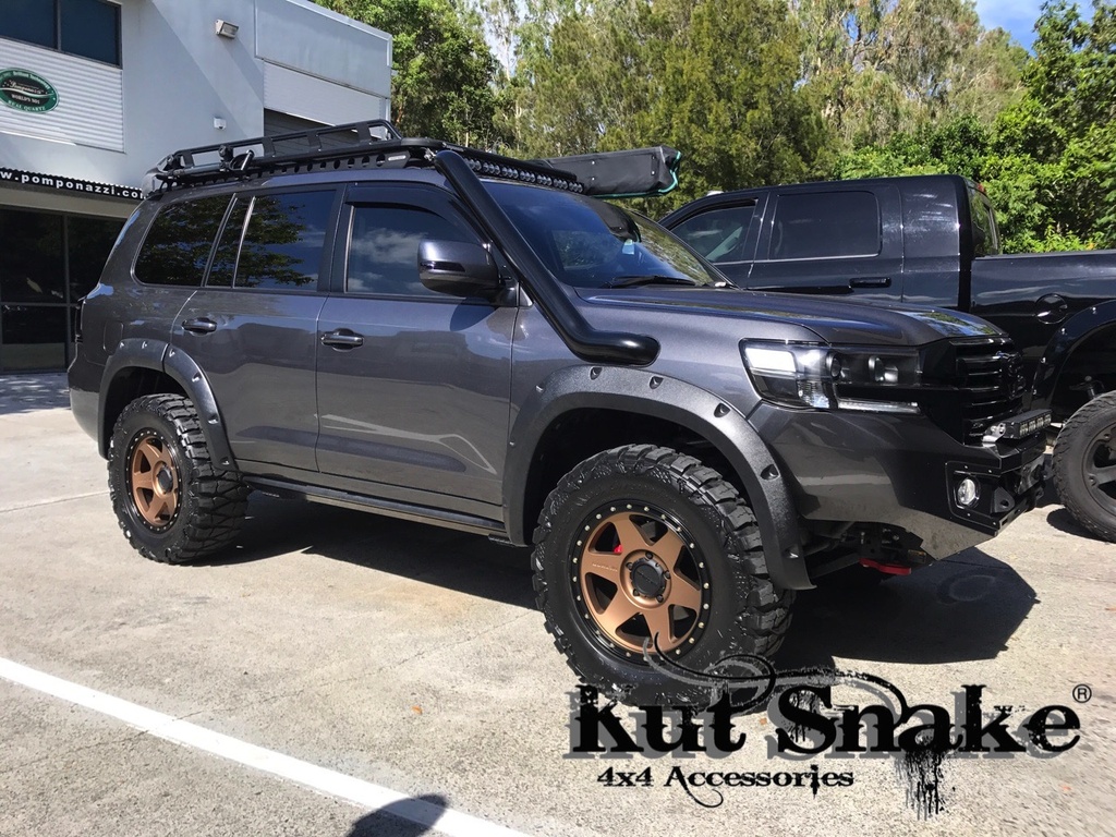 Fender Flares Toyota LC200 9