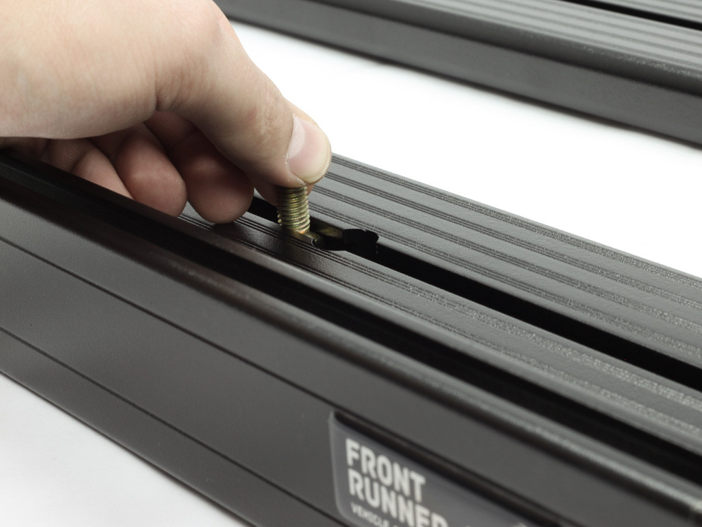 HSP Electric Roll R Cover Slimline II -kuormalavatelinesarja / 1425(L) X 1358(P) - Frontrunnerilta 5