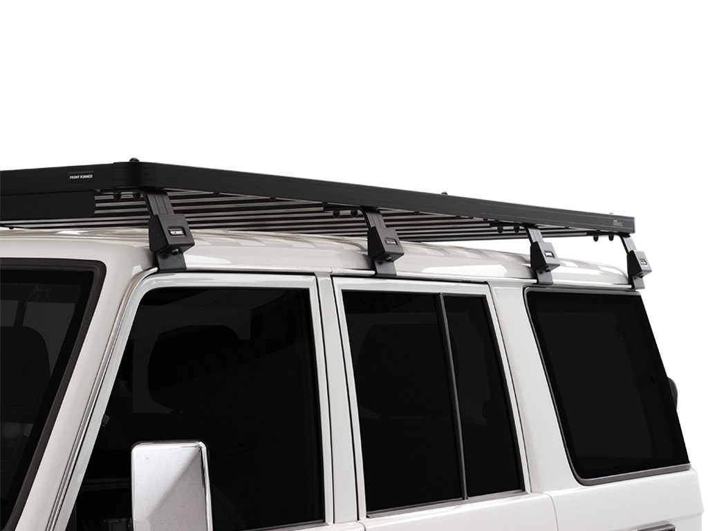 Toyota Land Cruiser 76 Slimline II kattotelinesarja - Front Runner 2