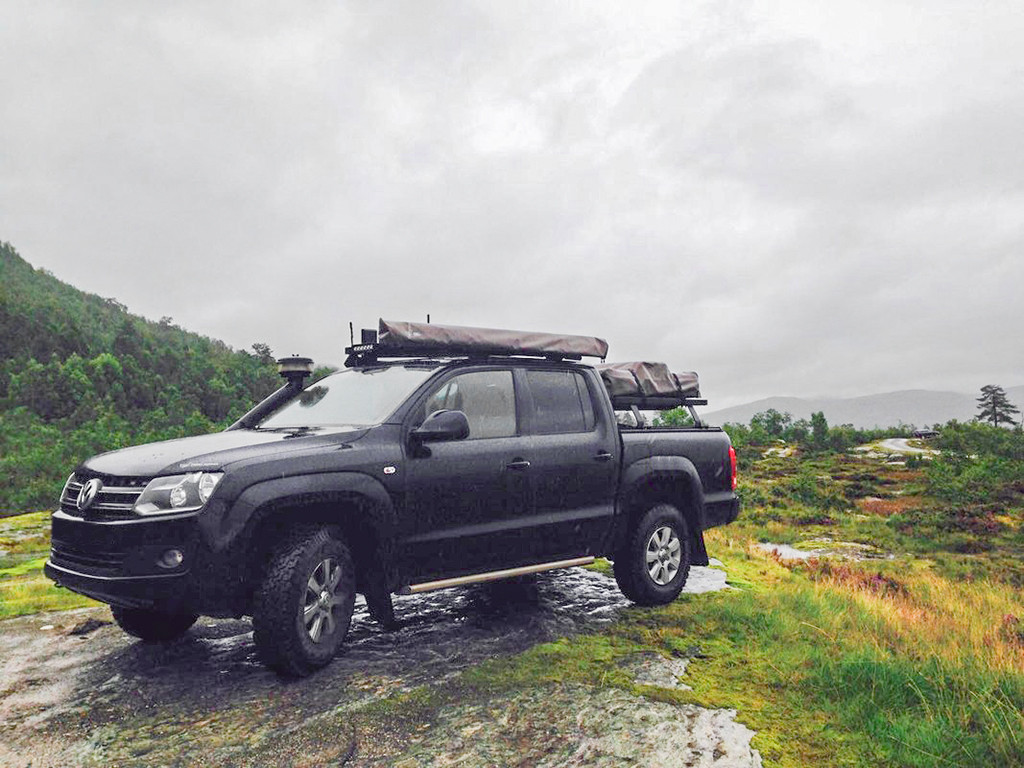 Volkswagen Amarok Slimline II kattotelinesarja - Front Runnerilta 7